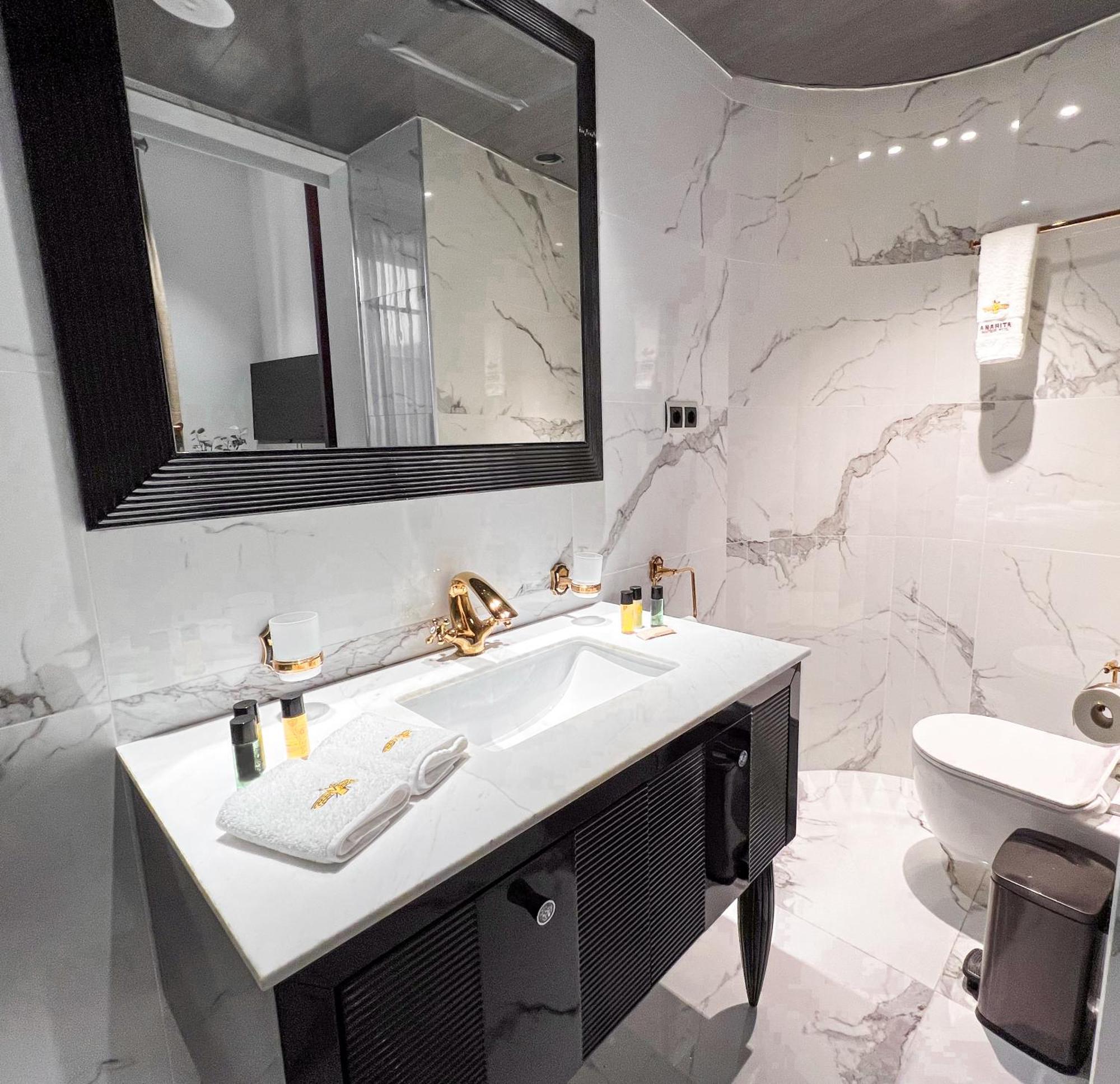 Anahita Boutique Hotel Малага Экстерьер фото
