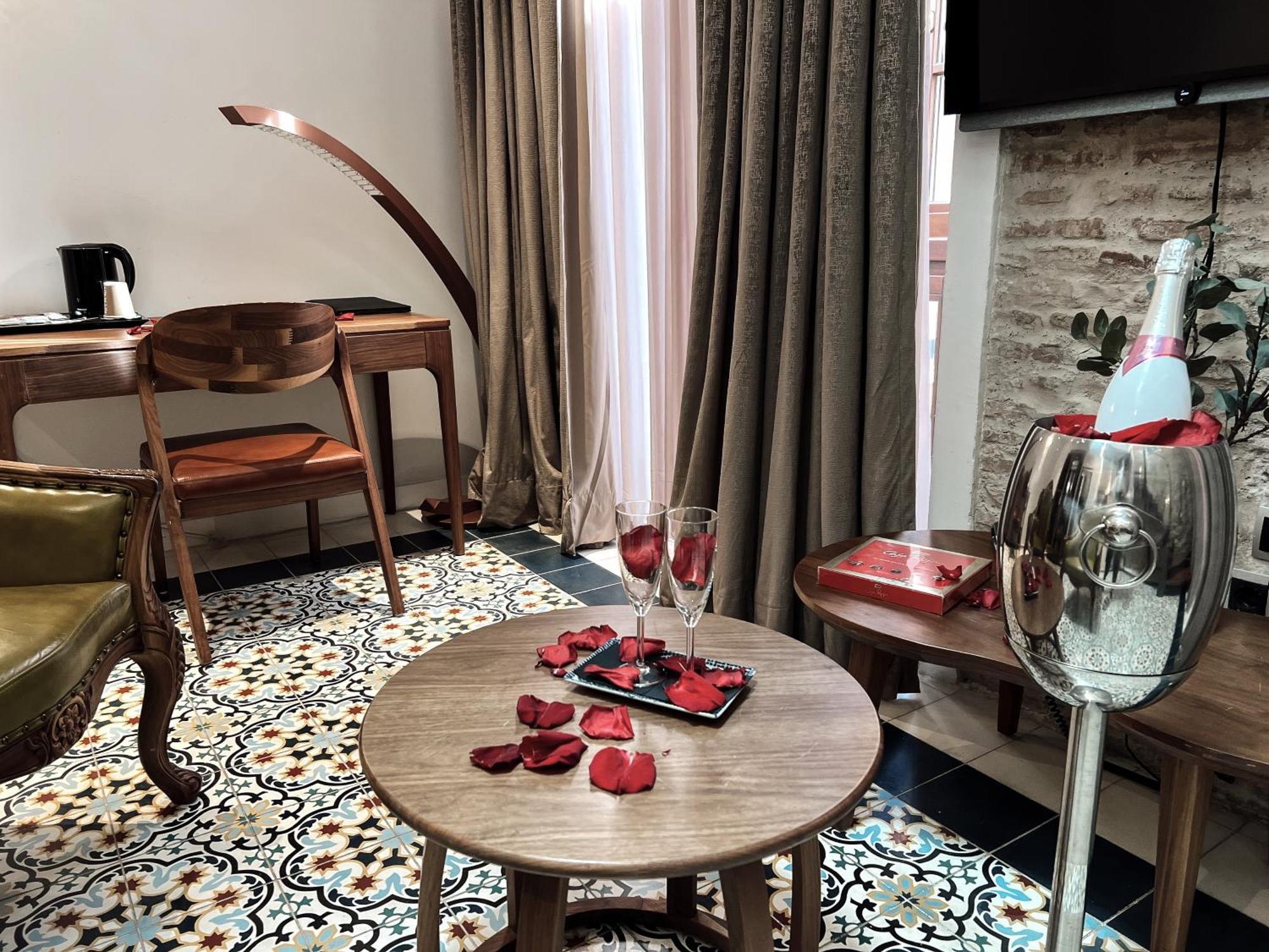 Anahita Boutique Hotel Малага Экстерьер фото